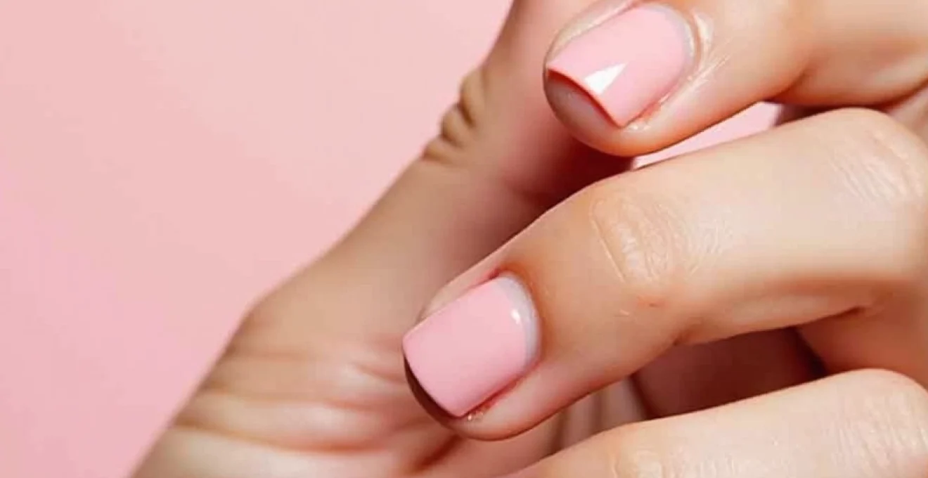 how-to-relieve-itchy-fingers-after-gel-nails